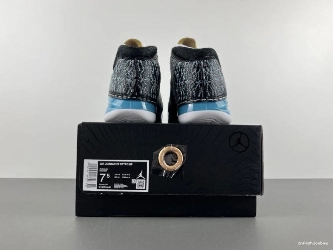 23 318376-041 UNC Jordan 0911